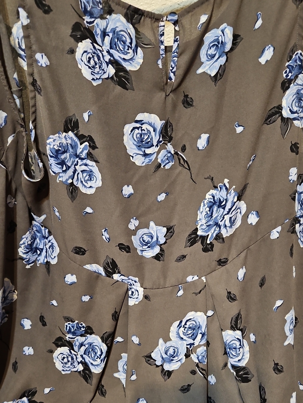 torrid Gray High Low Tank with Blue Rose Print - Picture 5 of 7
